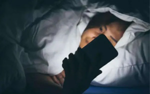 到底幾點睡覺算熬夜？補覺能補回來嗎？Nature & Cell子刊為您解答