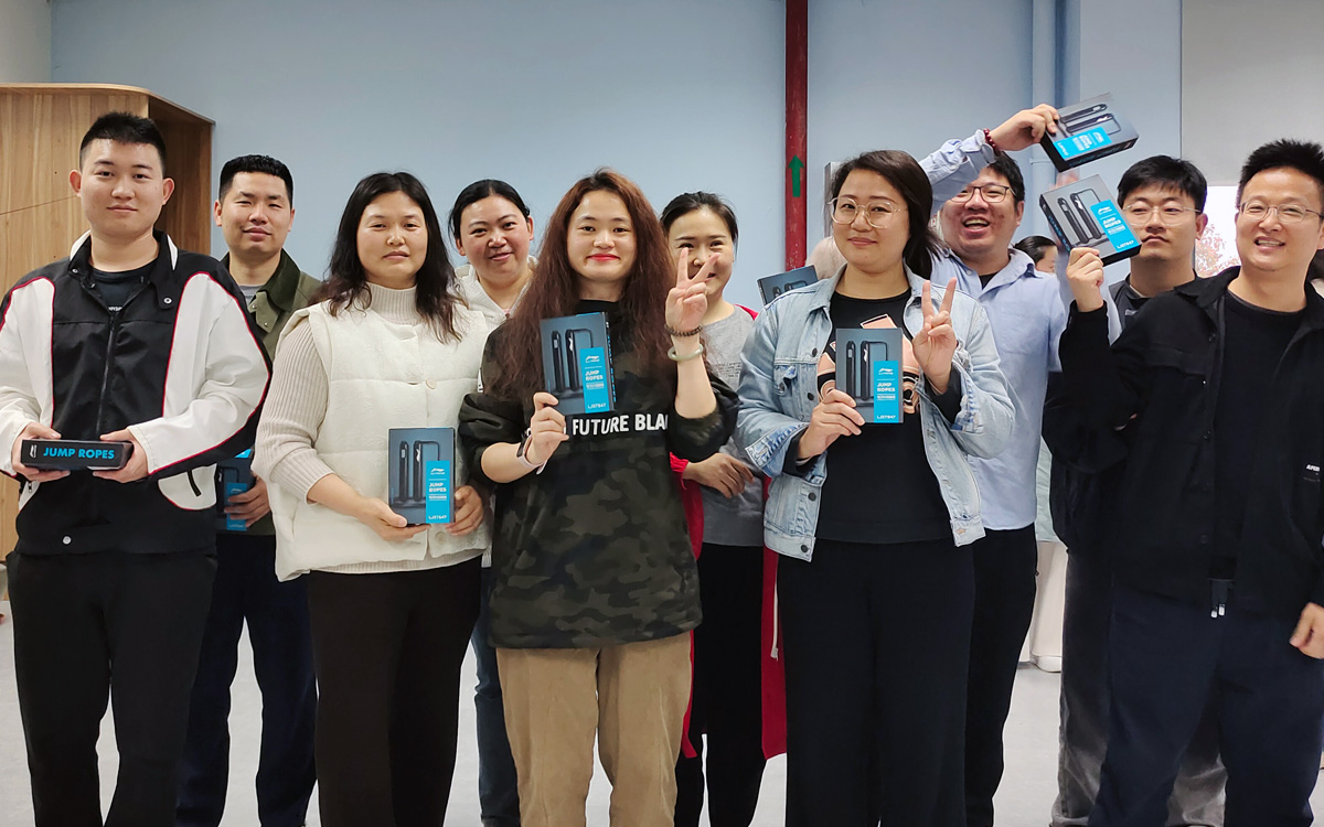 恭喜冠軍團隊登頂